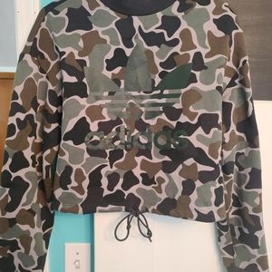 ADIDAS CAMO CROP SWEATSHIRT- MED